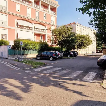 Brixia-maison, Three-room Apartament Brescia